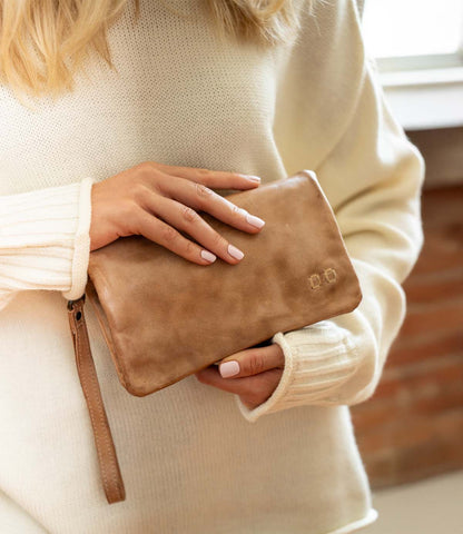Cadence Women’s Full-Grain Leather Crossbody Wallet