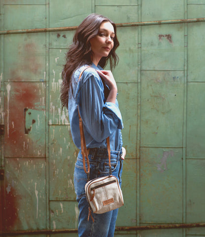 Capture Women's Full-Grain Leather Bag