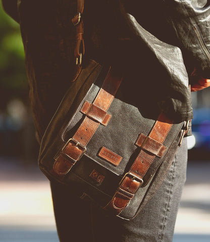 Hue Full-Grain Leather Buckle Bag