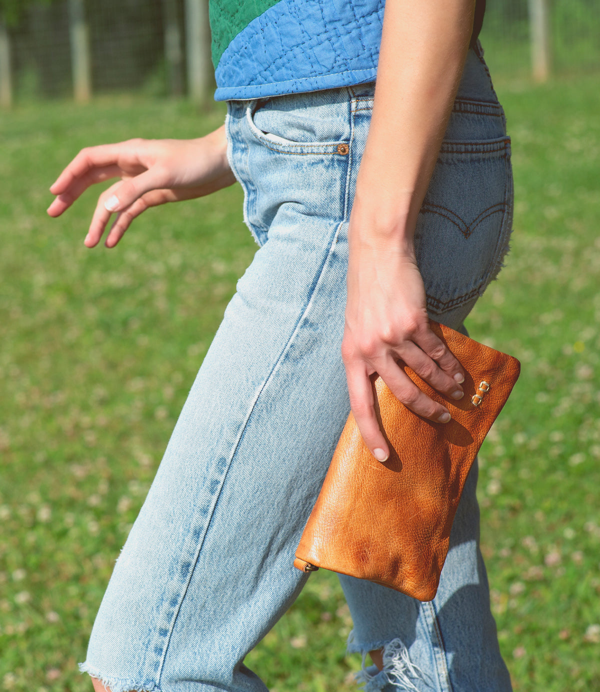 Cadence Women’s Full-Grain Leather Crossbody Wallet