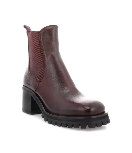 Surge Women’s Full-Grain Leather Chelsea Boot